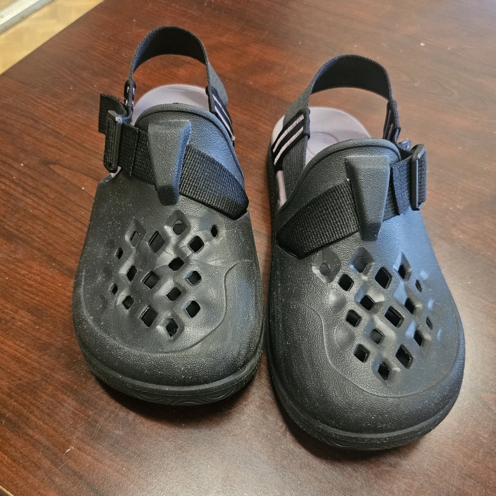 Womens Chaco Size 7 Black Clogs